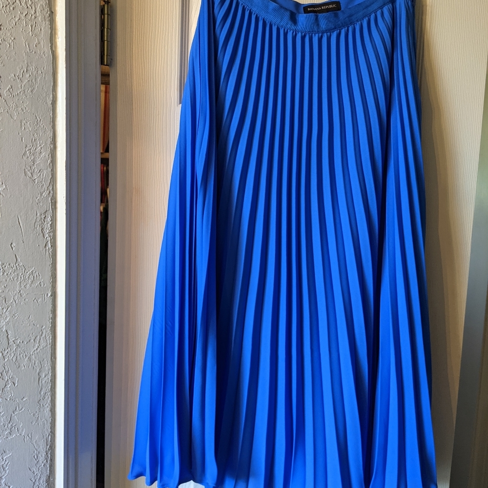 Blue pleated midi skirt